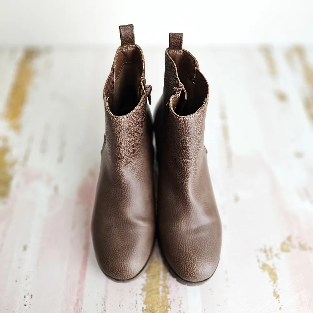 MIA Kids 'Rhoda' Chelsea Brown Boot – Girls Size 6M (Fits Women’s 7.5)